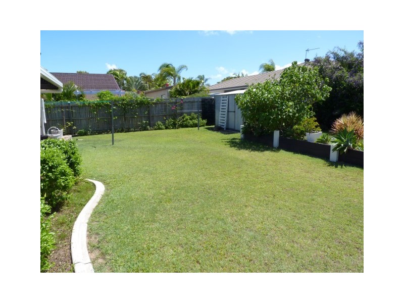 24 Michelle Drive, Point Vernon QLD 4655