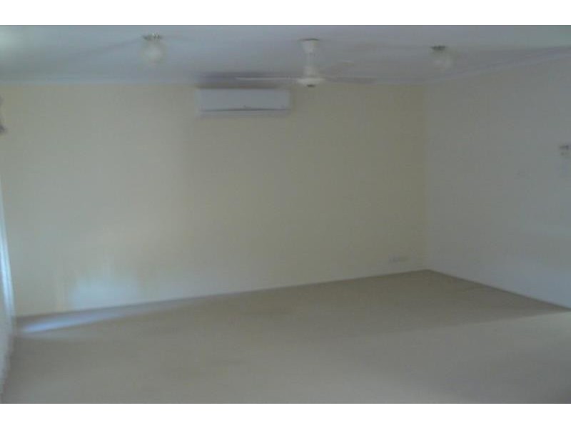 7 Pebble Court,, Torquay QLD 4655