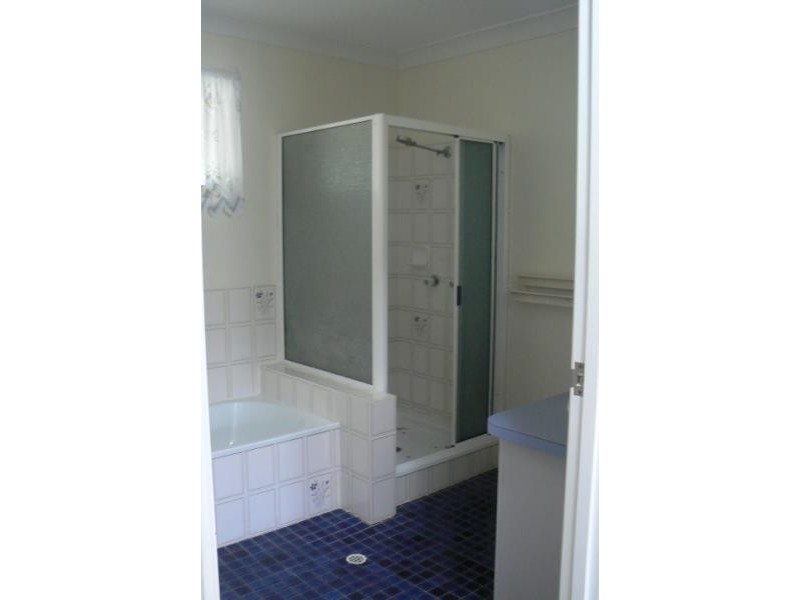 7 Pebble Court,, Torquay QLD 4655