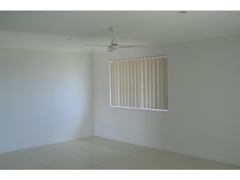 1/36 Picadilly Circuit, Urraween QLD 4655