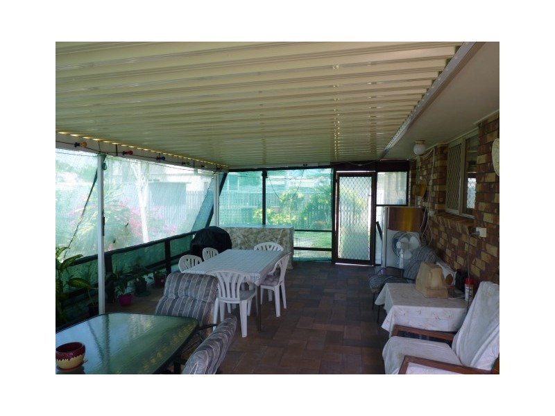 34 Tristania Crescent, Urangan QLD 4655