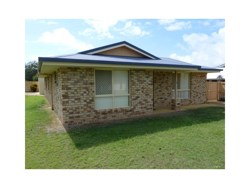 2 Montrose Close, Point Vernon QLD 4655