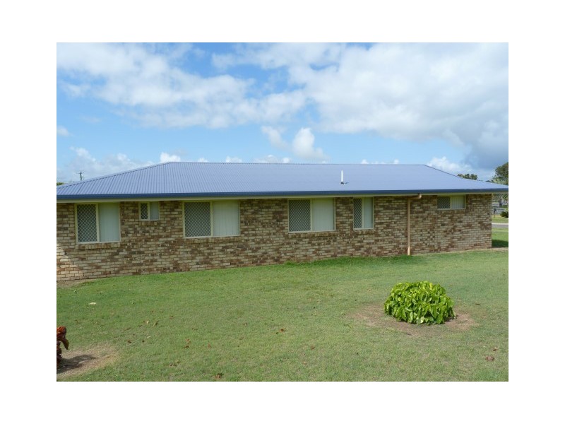 2 Montrose Close, Point Vernon QLD 4655