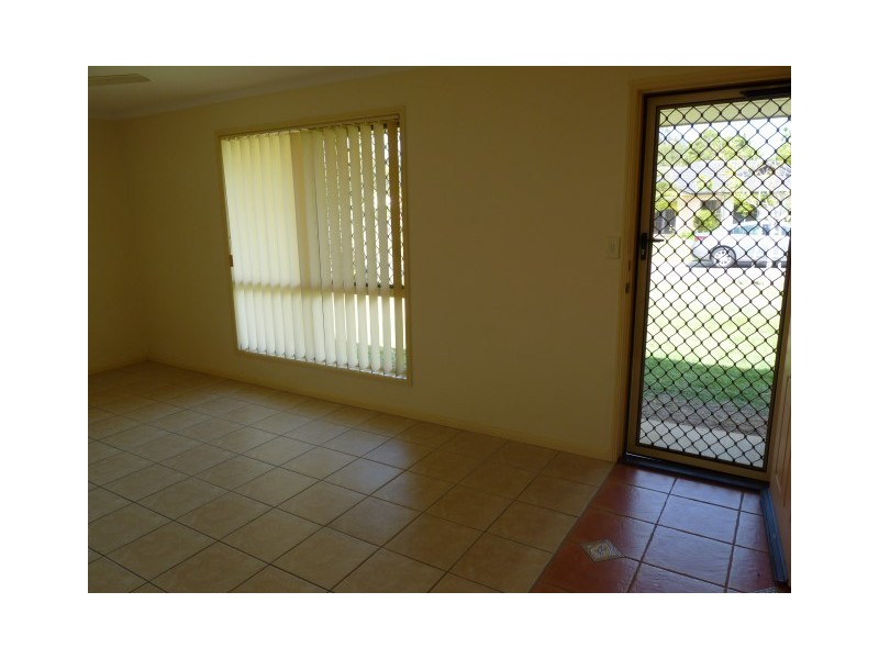 2 Montrose Close, Point Vernon QLD 4655