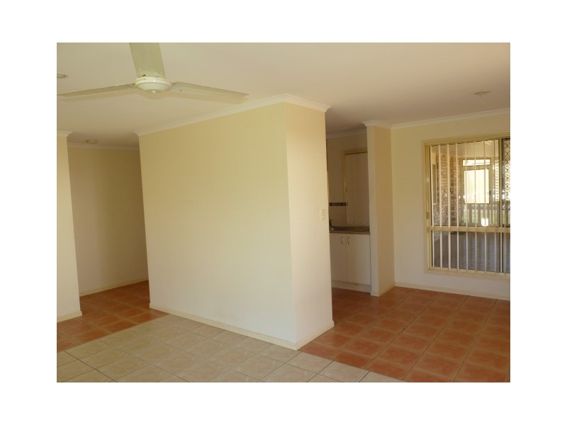 2 Montrose Close, Point Vernon QLD 4655