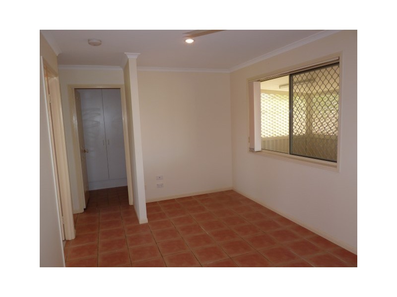 2 Montrose Close, Point Vernon QLD 4655