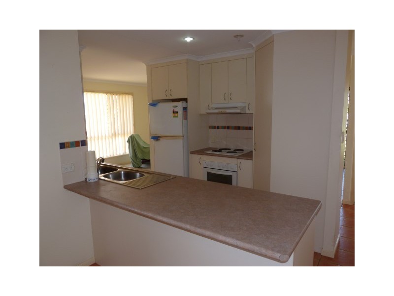 2 Montrose Close, Point Vernon QLD 4655