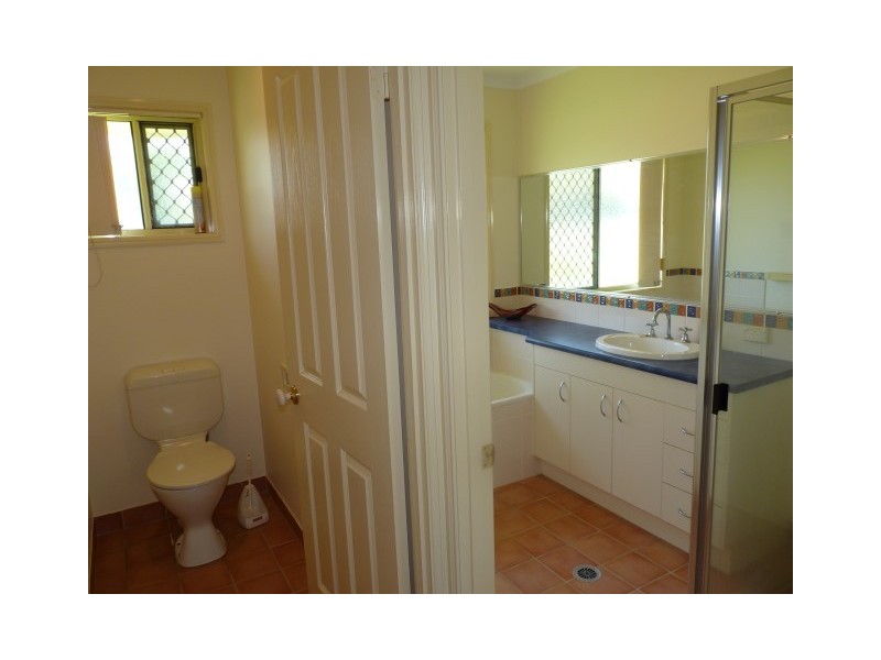 2 Montrose Close, Point Vernon QLD 4655