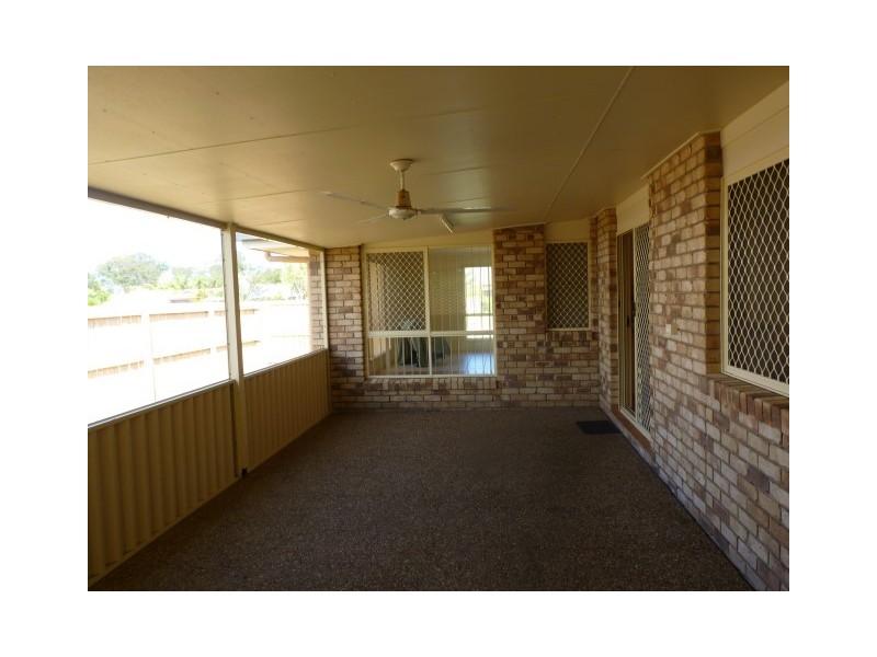 2 Montrose Close, Point Vernon QLD 4655