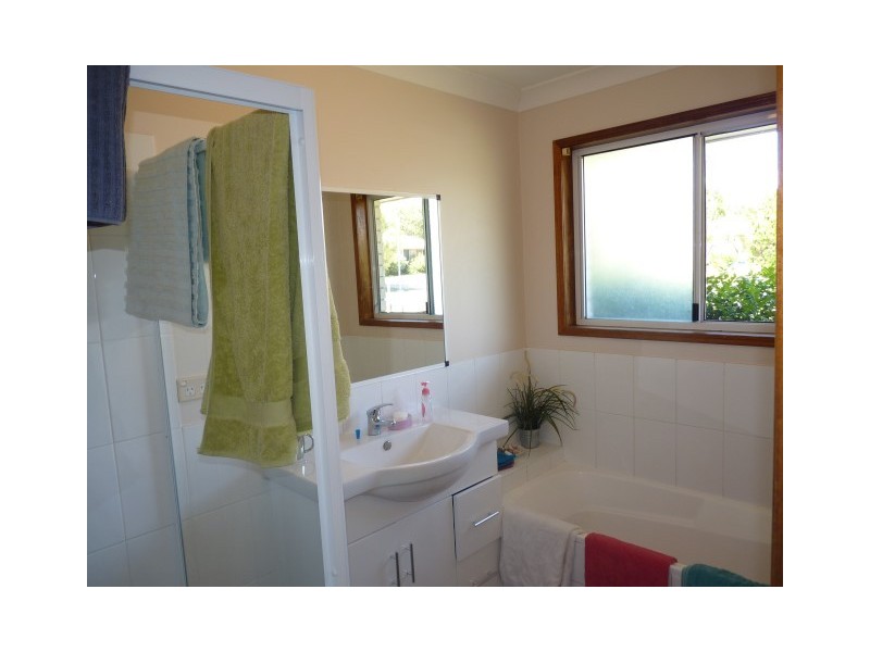 11 Dean Court, Urraween QLD 4655