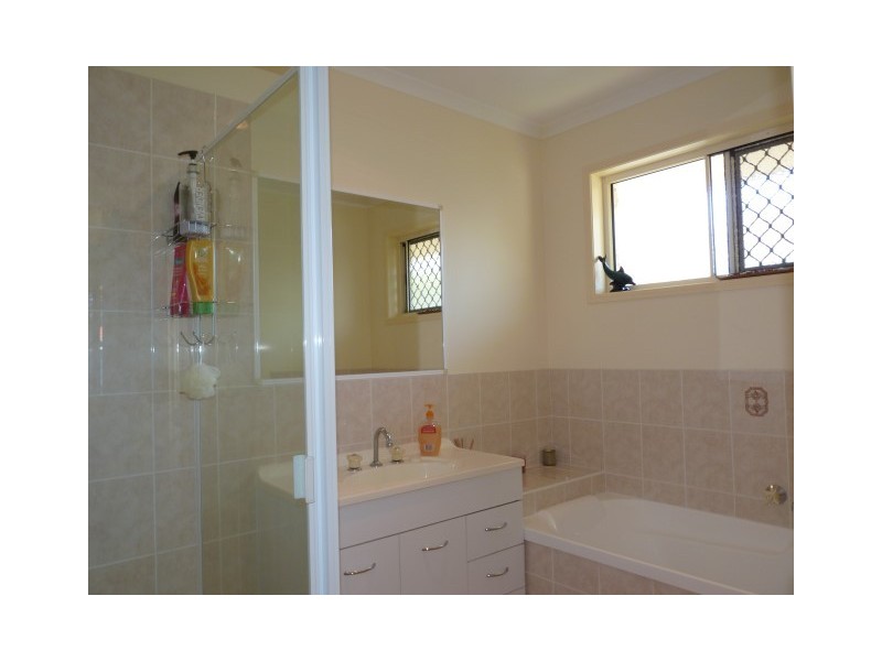 5 Sonder Street, Urangan QLD 4655