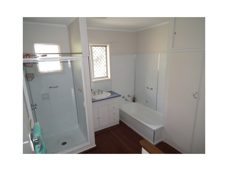 349 Torquay Terrace, Torquay QLD 4655