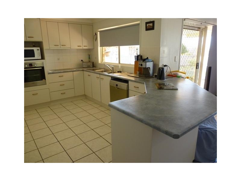 3 Victor Drive, Kawungan QLD 4655