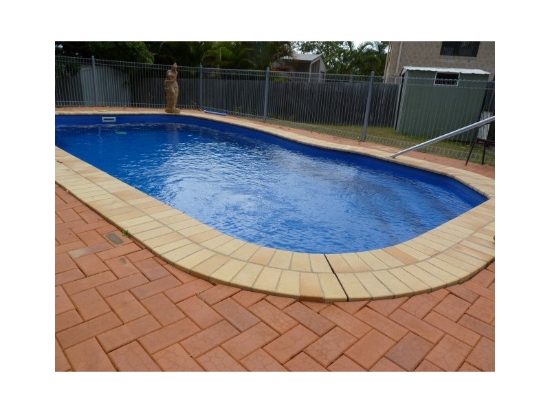 15 Jacobsen Outlook, Urraween QLD 4655