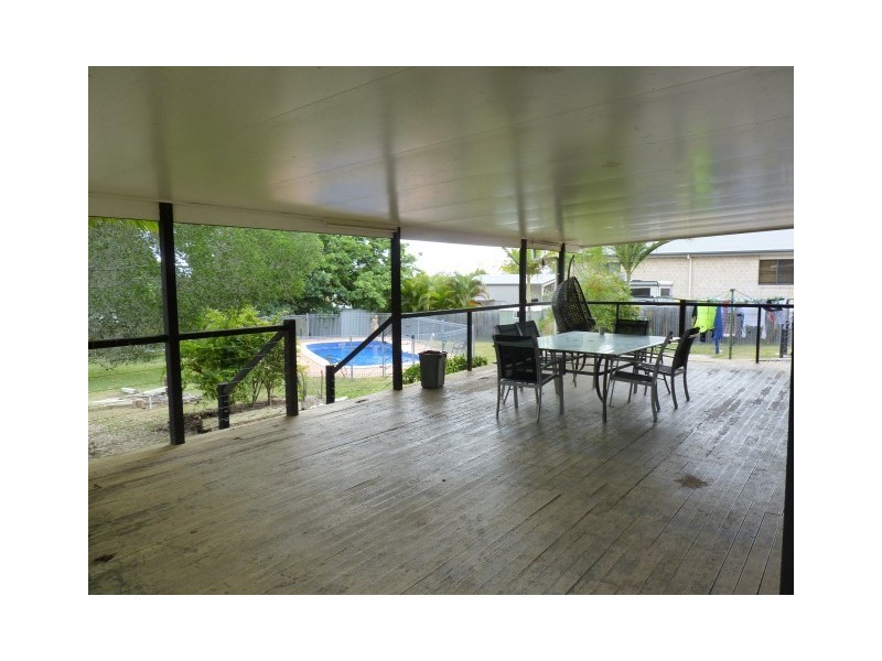 15 Jacobsen Outlook, Urraween QLD 4655