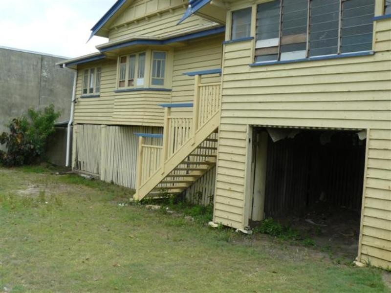 6 Truro St, Torquay QLD 4655