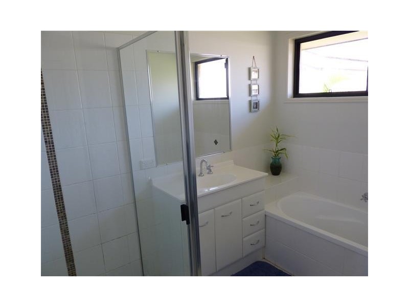5 Kensi Court, Point Vernon QLD 4655