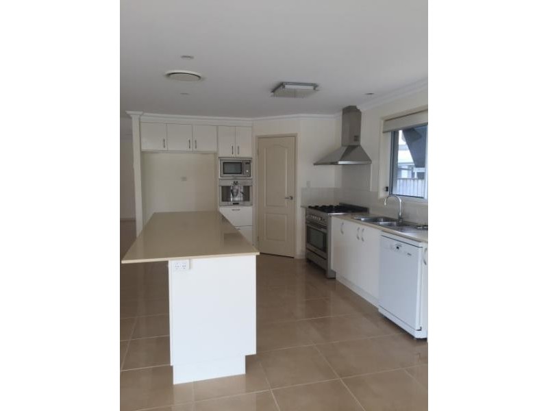 61 Parklands Blvd, Wondunna QLD 4655