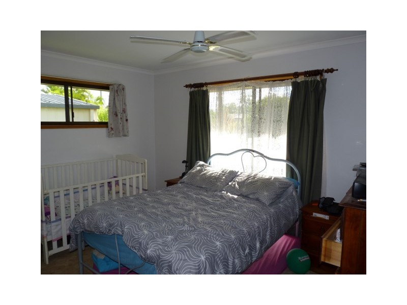 17 Harselaar Drive, Point Vernon QLD 4655