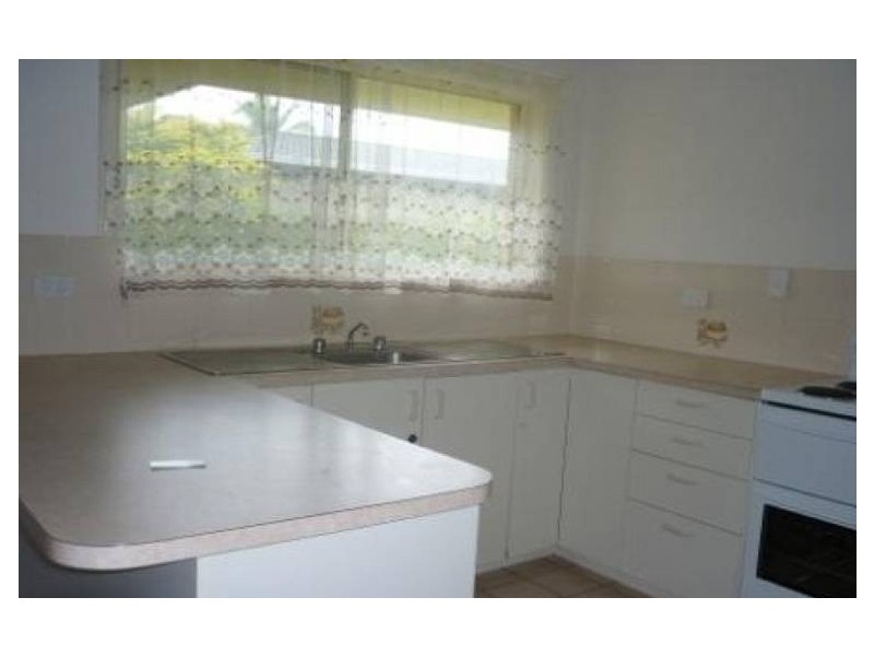 10 Gatakers Lane, Point Vernon QLD 4655