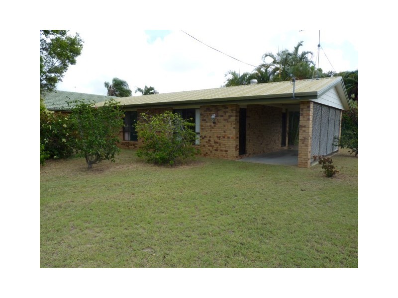 10 Pebble Court, Torquay QLD 4655