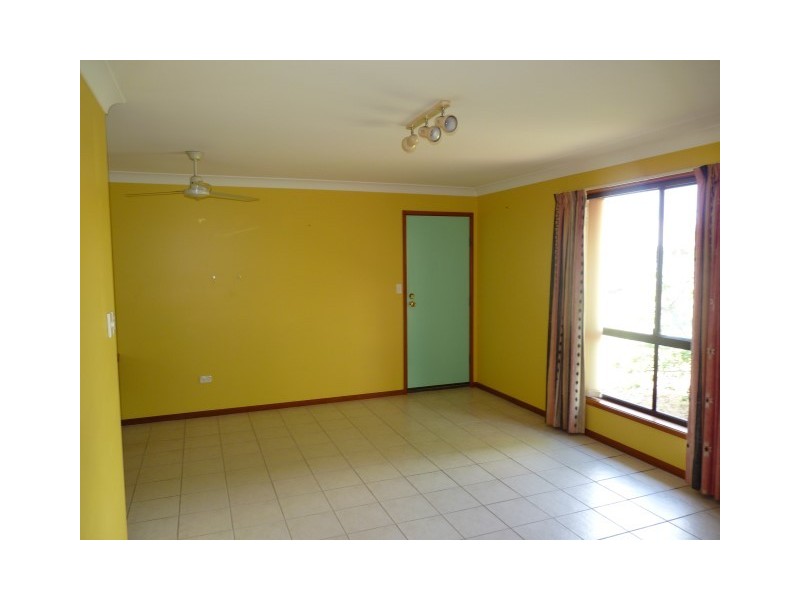 10 Pebble Court, Torquay QLD 4655