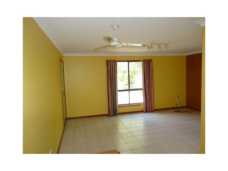 10 Pebble Court, Torquay QLD 4655