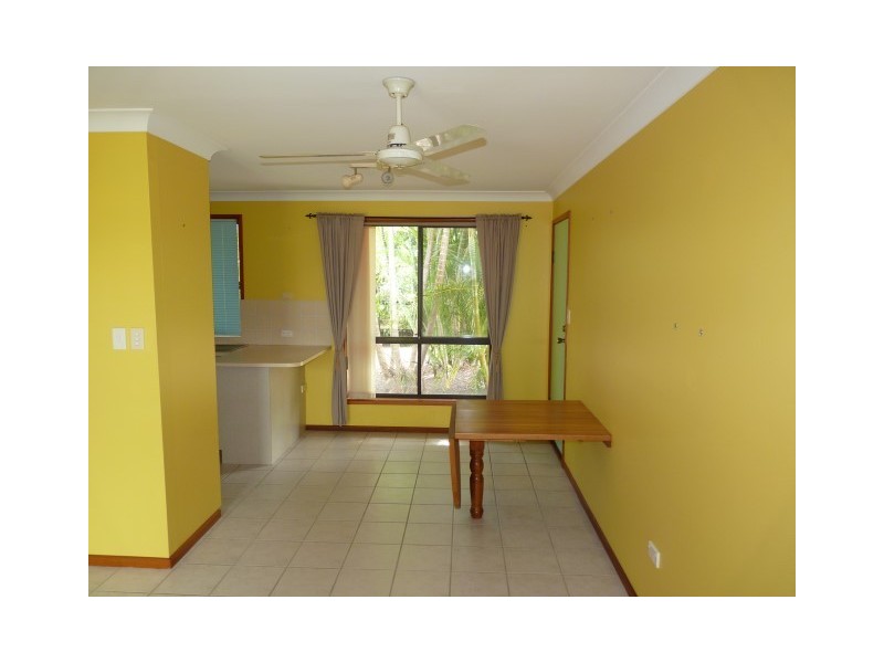 10 Pebble Court, Torquay QLD 4655