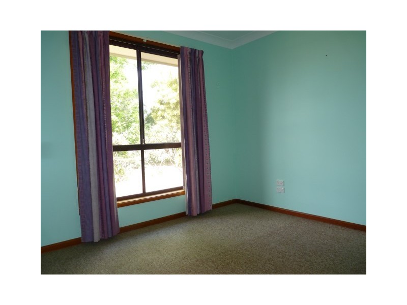 10 Pebble Court, Torquay QLD 4655