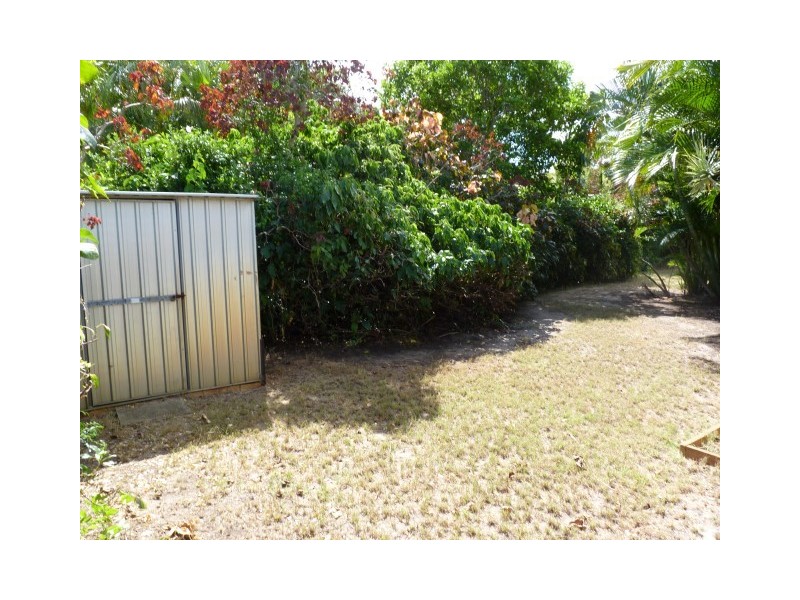 10 Pebble Court, Torquay QLD 4655