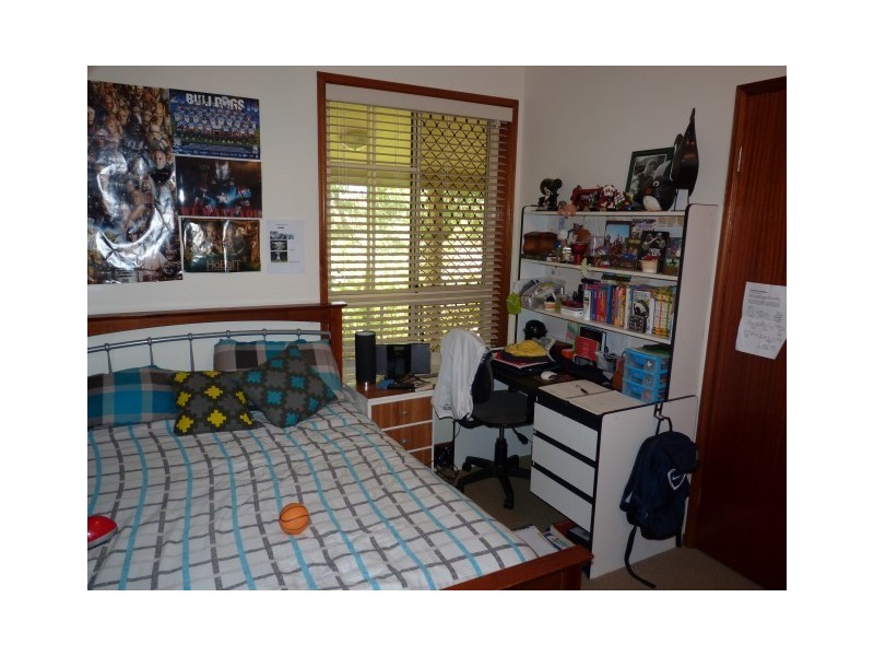 2 Hanover Drive, Urraween QLD 4655