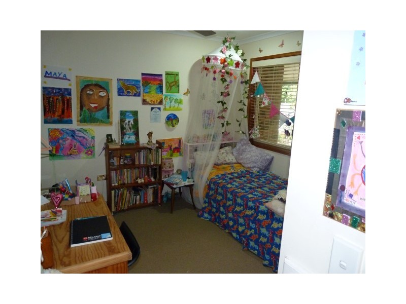 2 Hanover Drive, Urraween QLD 4655