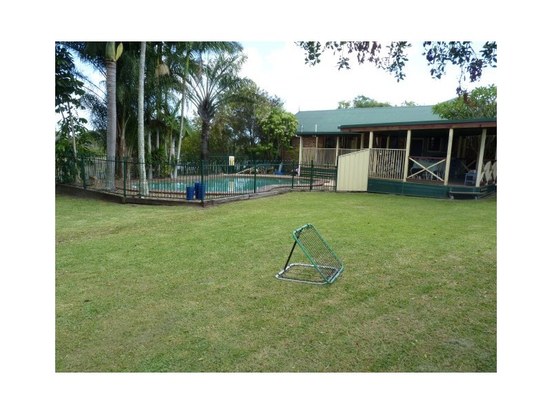 2 Hanover Drive, Urraween QLD 4655