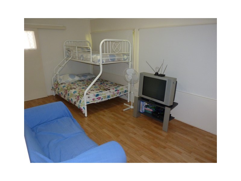 213 Cypress Street, Urangan QLD 4655