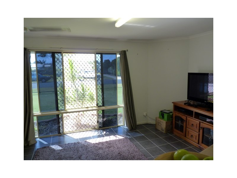 41 Michelle Drive, Point Vernon QLD 4655