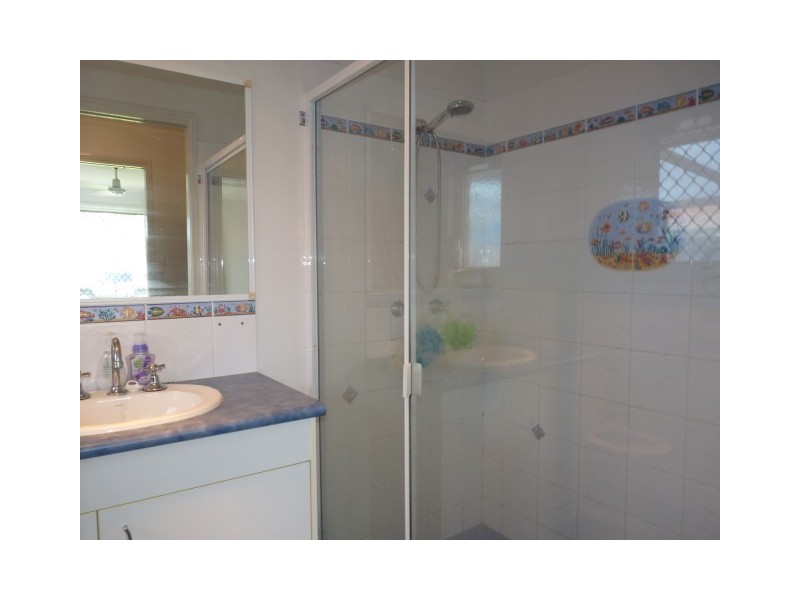 41 Michelle Drive, Point Vernon QLD 4655