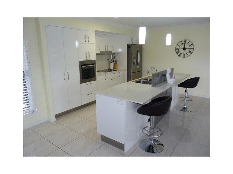2 Cambridge Way, Urraween QLD 4655