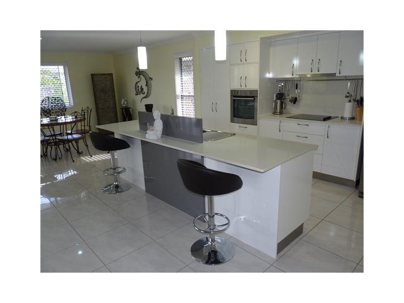 2 Cambridge Way, Urraween QLD 4655