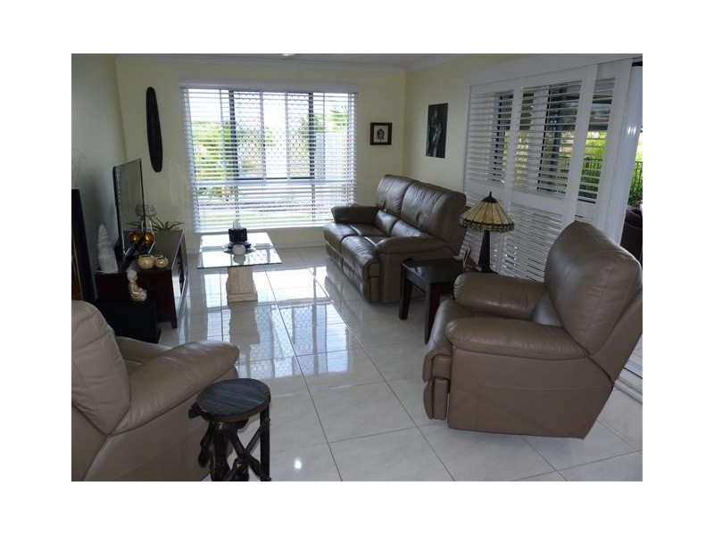 2 Cambridge Way, Urraween QLD 4655