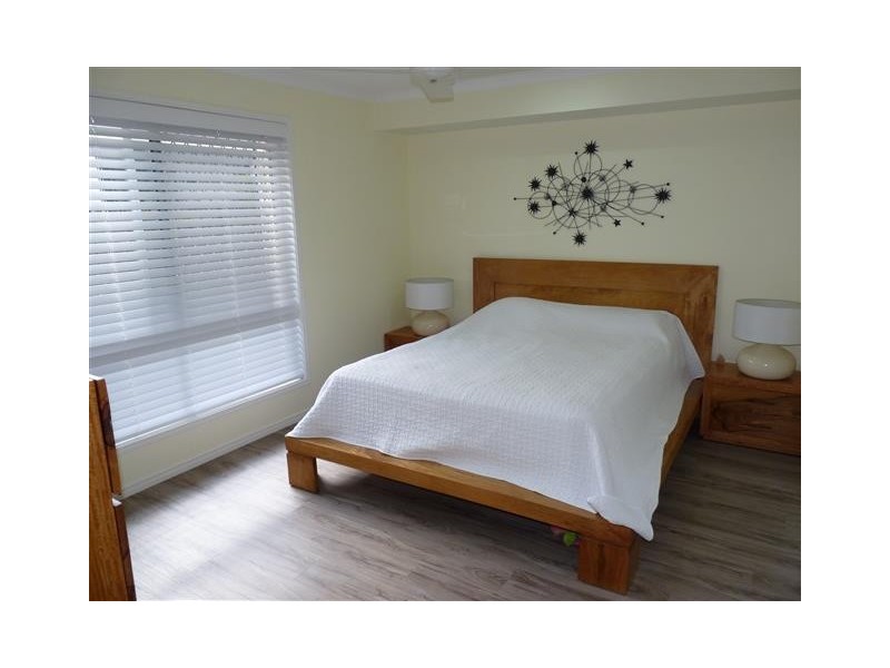 2 Cambridge Way, Urraween QLD 4655