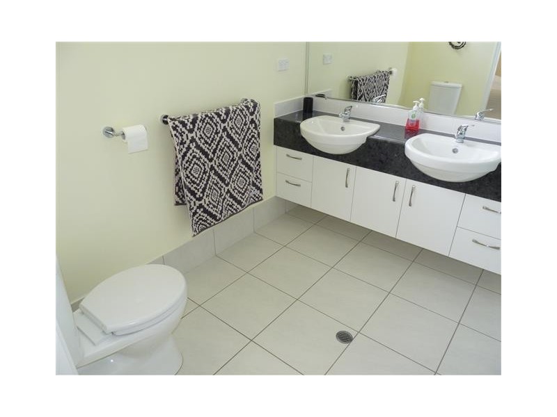 2 Cambridge Way, Urraween QLD 4655