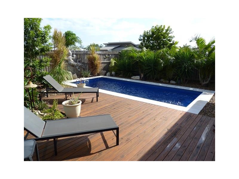 2 Cambridge Way, Urraween QLD 4655