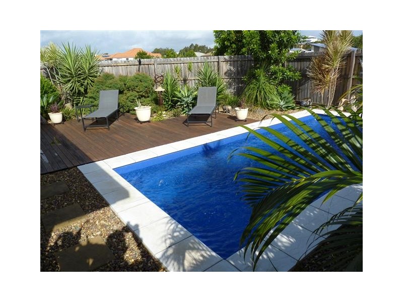 2 Cambridge Way, Urraween QLD 4655