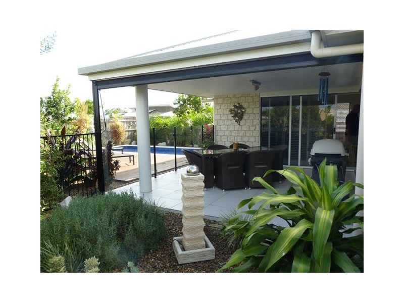 2 Cambridge Way, Urraween QLD 4655