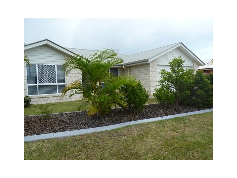 2 Cambridge Way, Urraween QLD 4655