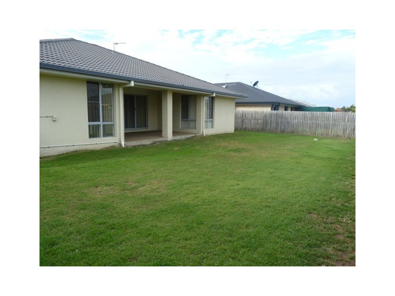 78 Wattle Street, Point Vernon QLD 4655