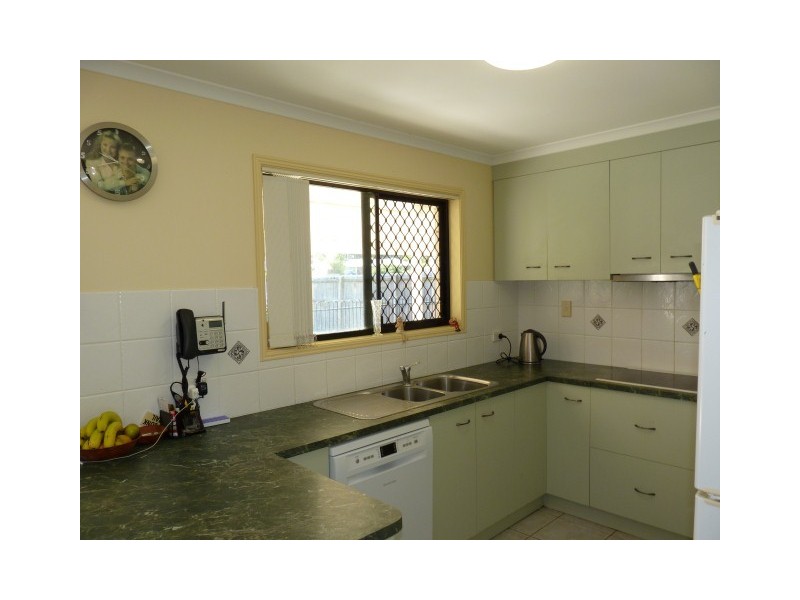 10 Kirton Road, Point Vernon QLD 4655