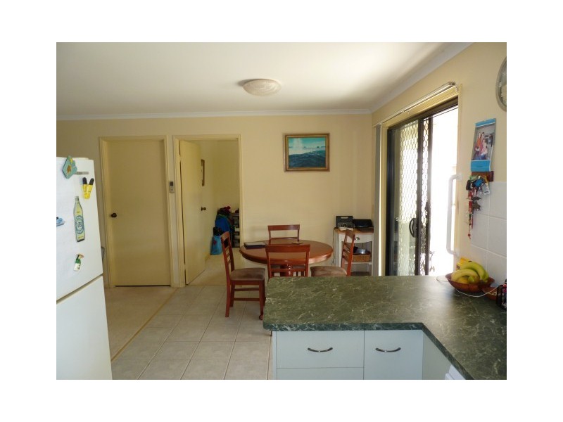 10 Kirton Road, Point Vernon QLD 4655
