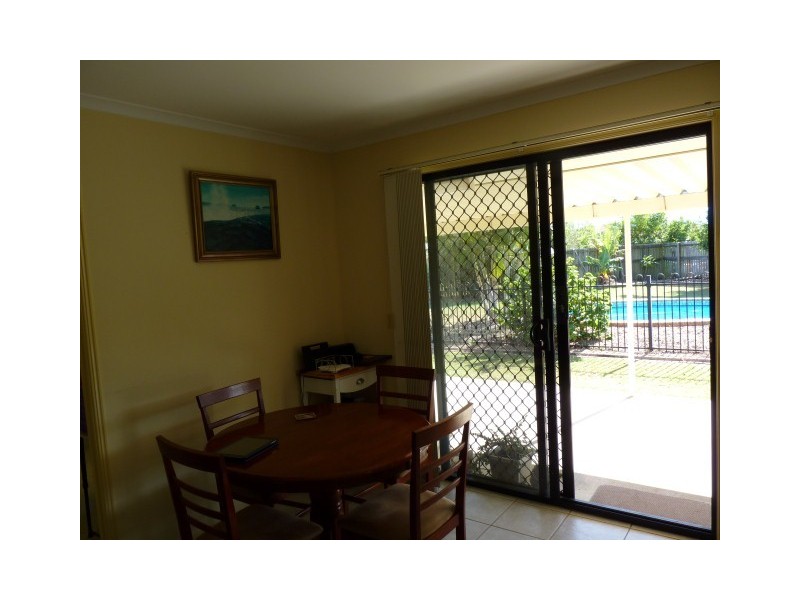 10 Kirton Road, Point Vernon QLD 4655