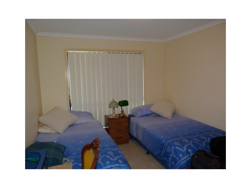 10 Kirton Road, Point Vernon QLD 4655